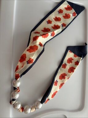 Fashion Jewelry Cream Floral Scarf Necklace with Red Flowers and Navy Trim